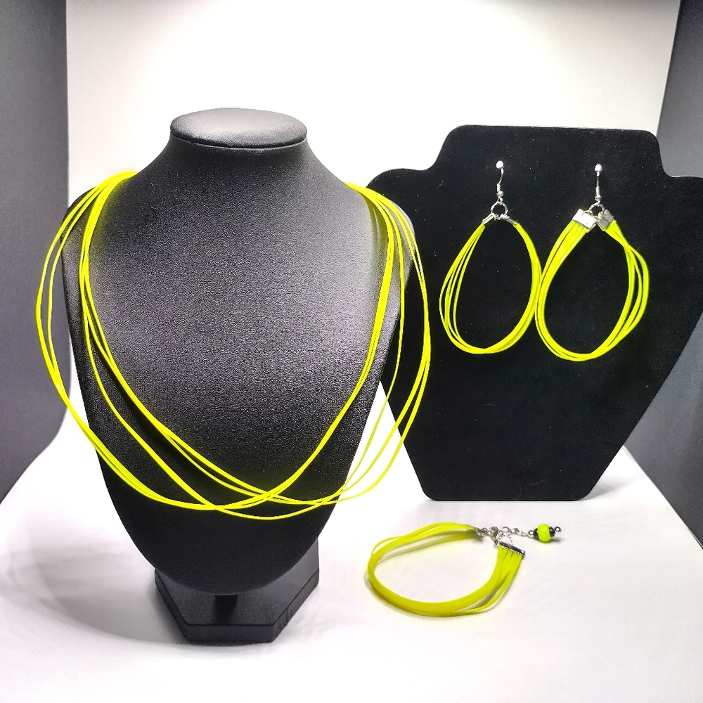 GLOW NECKLACE - Picture 8 of 13